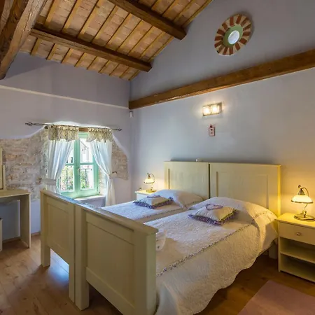 Judita For Kids & Families Near Novigrad With Large Garden & Only 2 Km From The - For 10 People