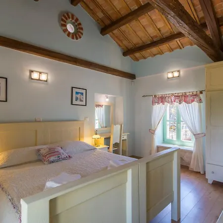 Judita For Kids & Families Near Novigrad With Large Garden & Only 2 Km From The - For 10 People *